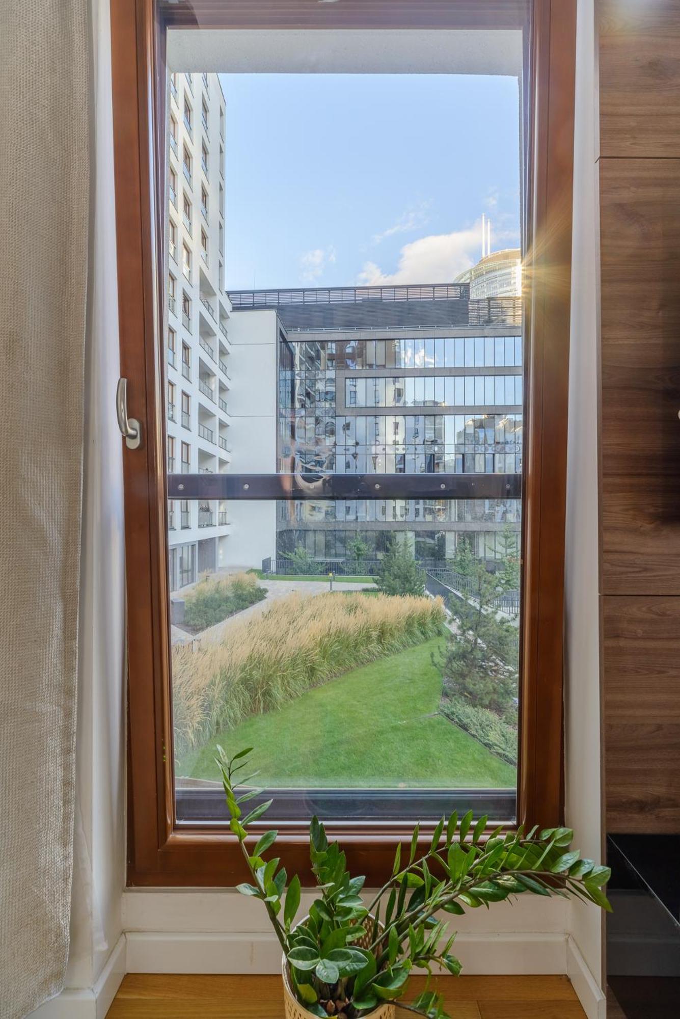 Lumina Apartment With Parking Near Muzeum Powstania Varsovie Extérieur photo